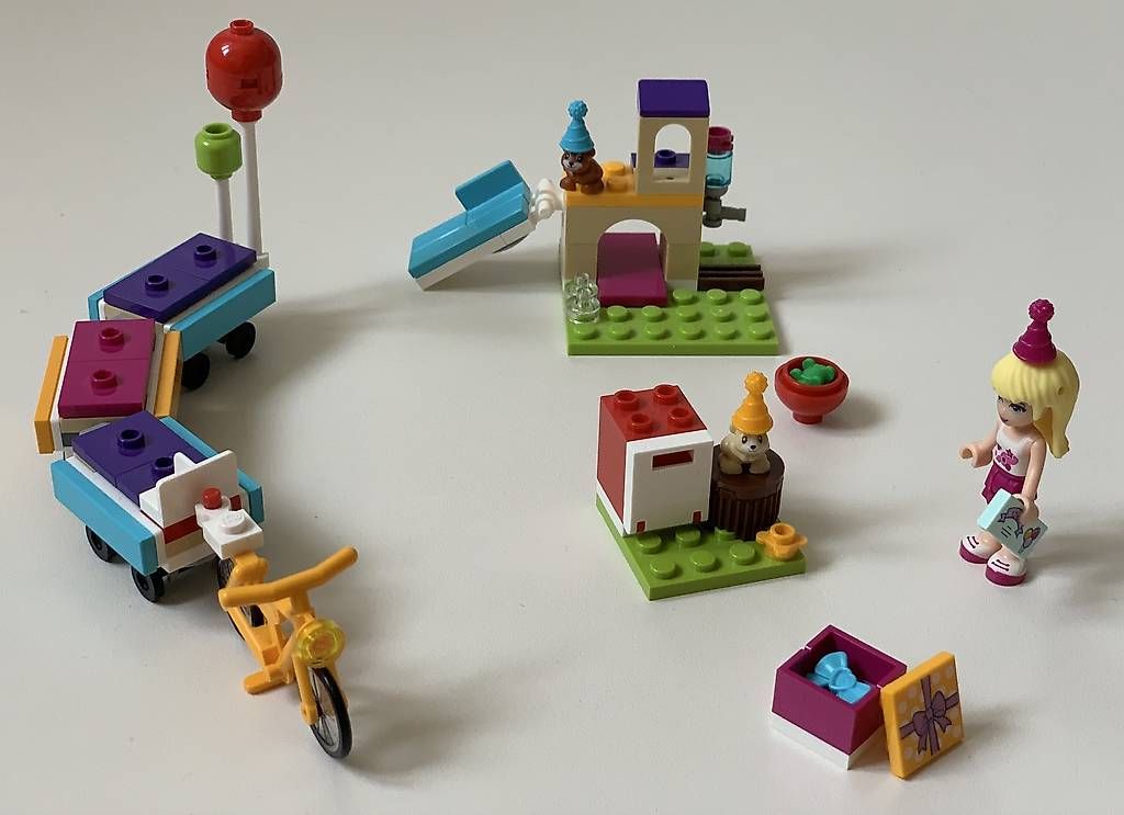 Lego Spielzeuge: LEGO Friends 41111 Partyzug Set – Gebraucht aus Rütihof von sul_s5r2 1
