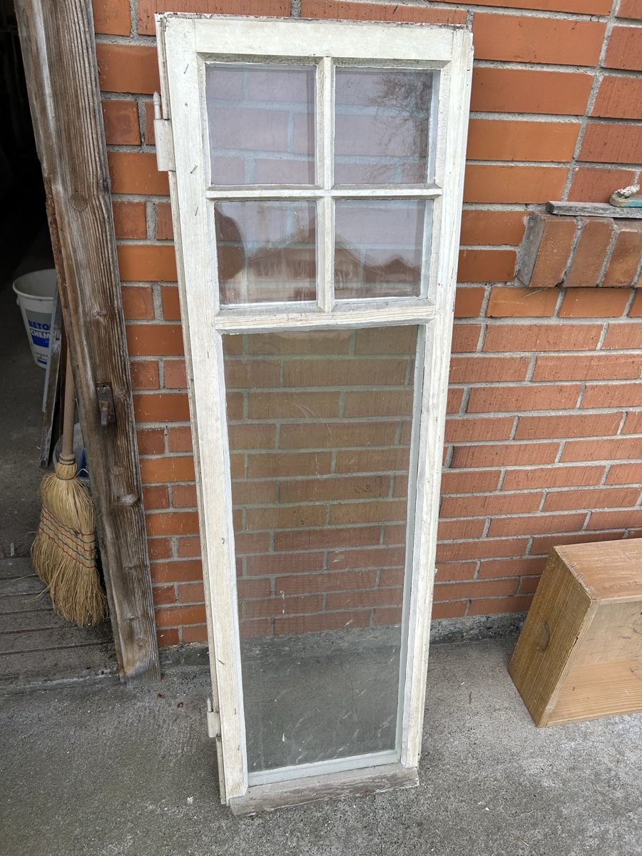Fenster: Im Angebot ein rustikaler Fenster Flügel  – Gebraucht aus Gwatt (Thun) von ate_6ng8 6