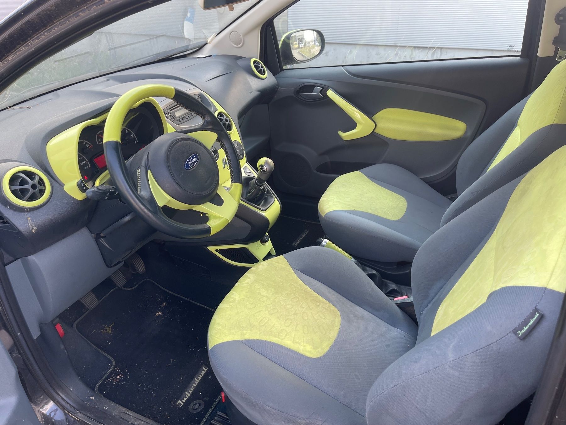 Ford Autos: Ford Ka 1.25i ab Platz – Gebraucht aus Winterthur von CamperBau 4