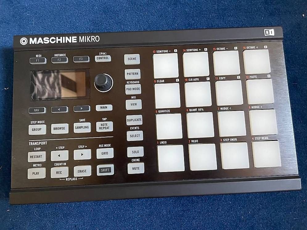 Strumenti musicali: Native Instruments SET - Maschine Mikro & Komplete Audio 2 – Usato da Zürich venduto da Madshock 1