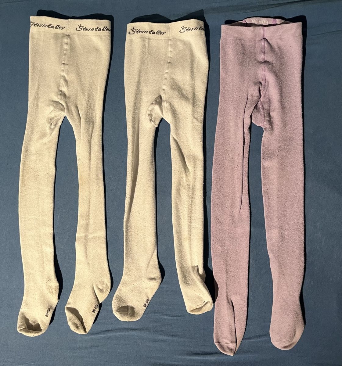 Kleiderpakete & -sets: 3 Mädchenstrumpfhosen, Grösse 98/104 – Gebraucht aus Kirchberg BE von qualle01