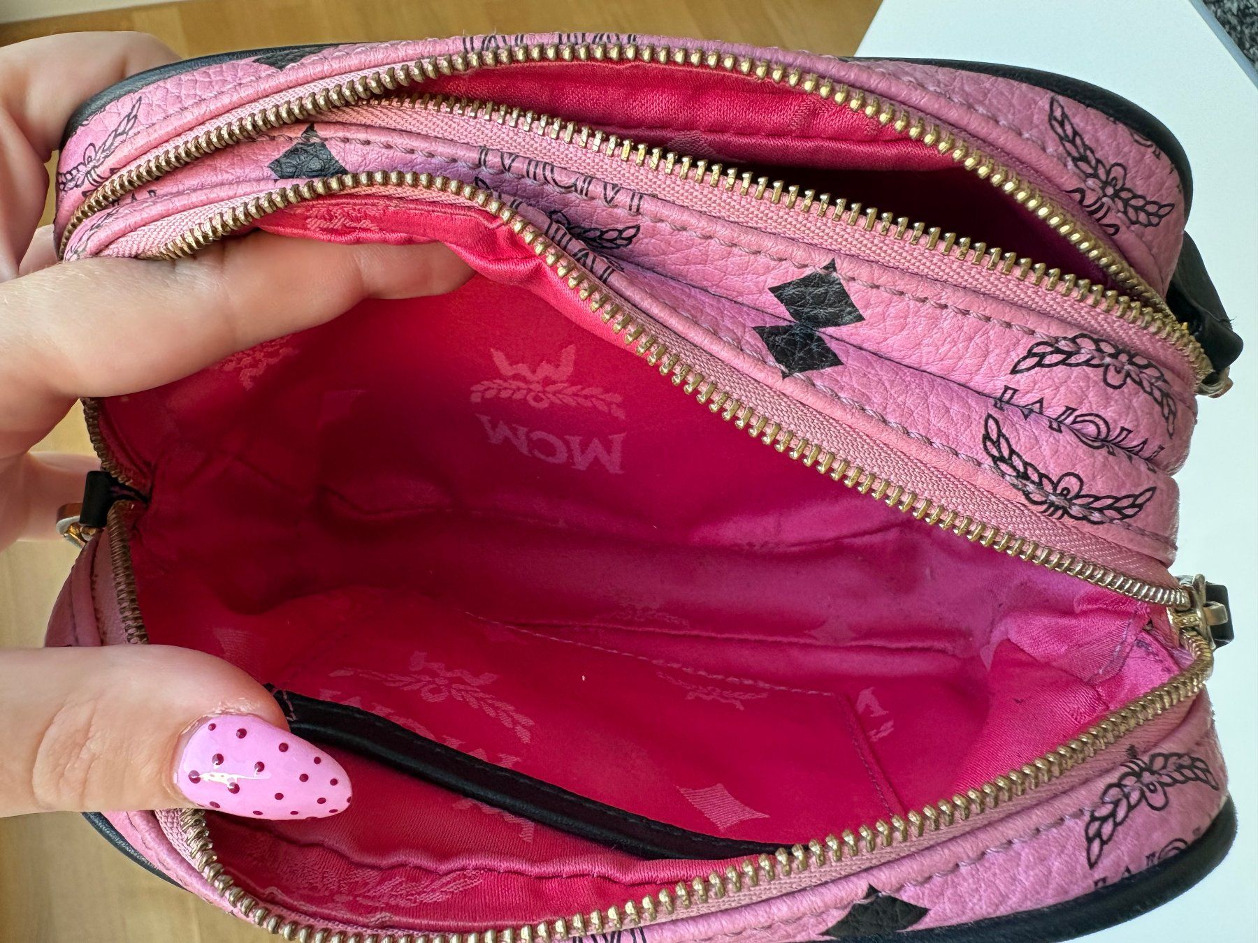 Borse da donna: MCM Täschchen in rosa – Usato da Langnau am Albis venduto da Meldoik 5