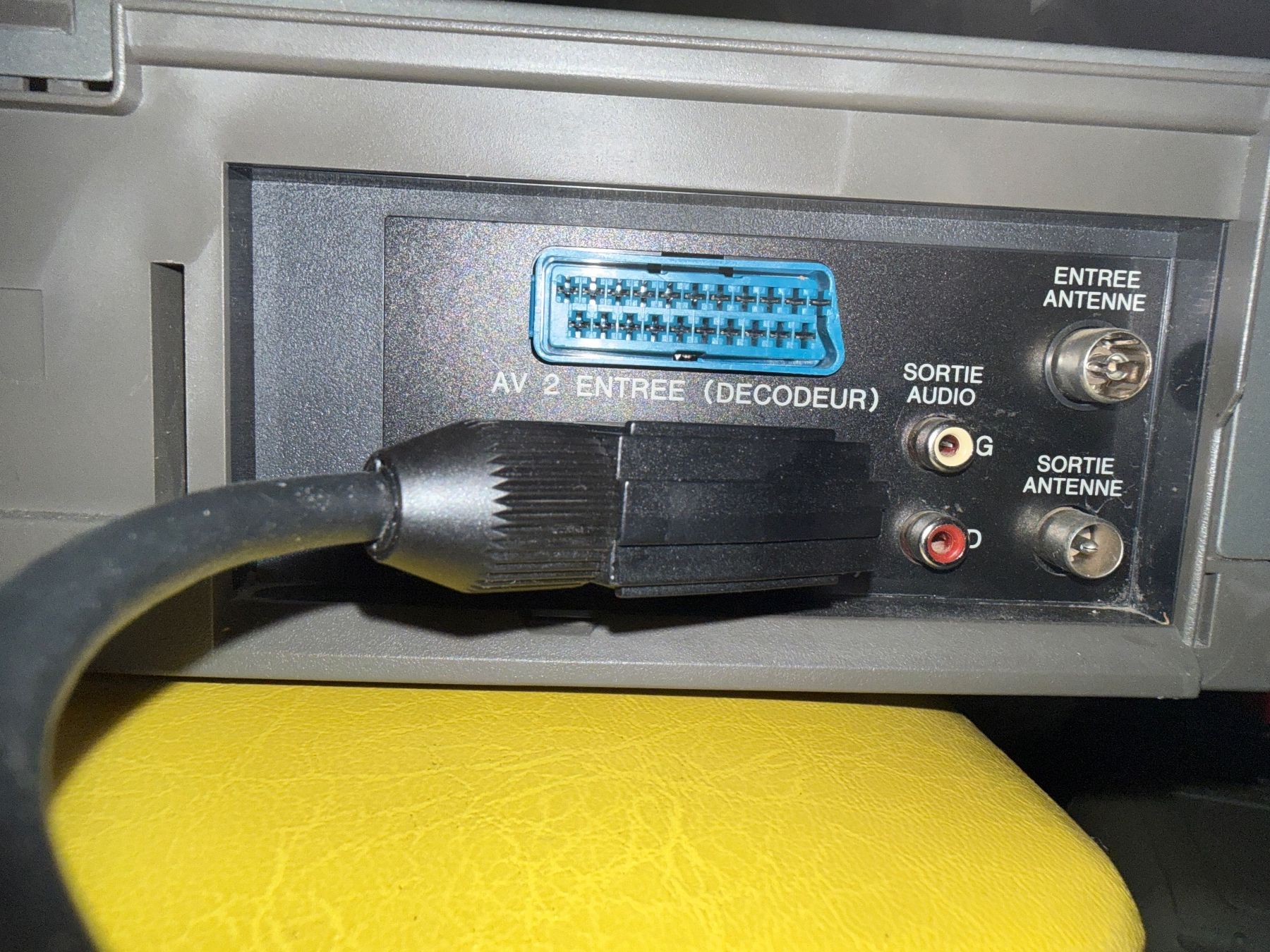 Registratori: Magnétoscope AWWA FX 5200 – Usato da St imier venduto da sav_bjf9 7