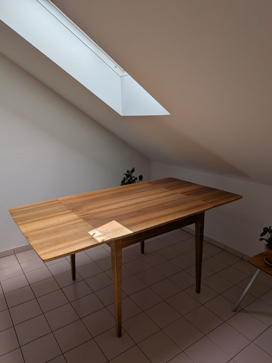 Tische: Küchentisch aus Nussbaum – Gebraucht aus Ostermundigen von Discomirco 1