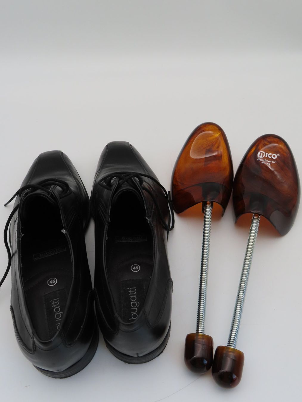 Bugatti Scarpe da uomo: Bugatti Schnürschuhe Gr. 45 mit Schuhspanner – Usato da Reinach BL venduto da WBZ-Flohmarkt 1
