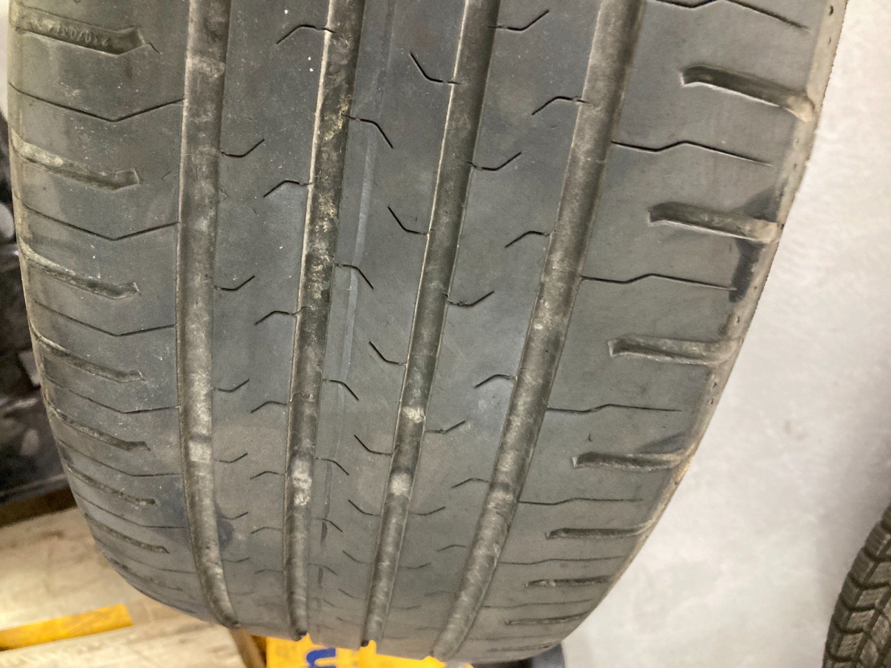Continental Pneumatici & Ruote complete: 205/55R16 Sommerpneu Continental – Usato da Cham venduto da WB2223 5