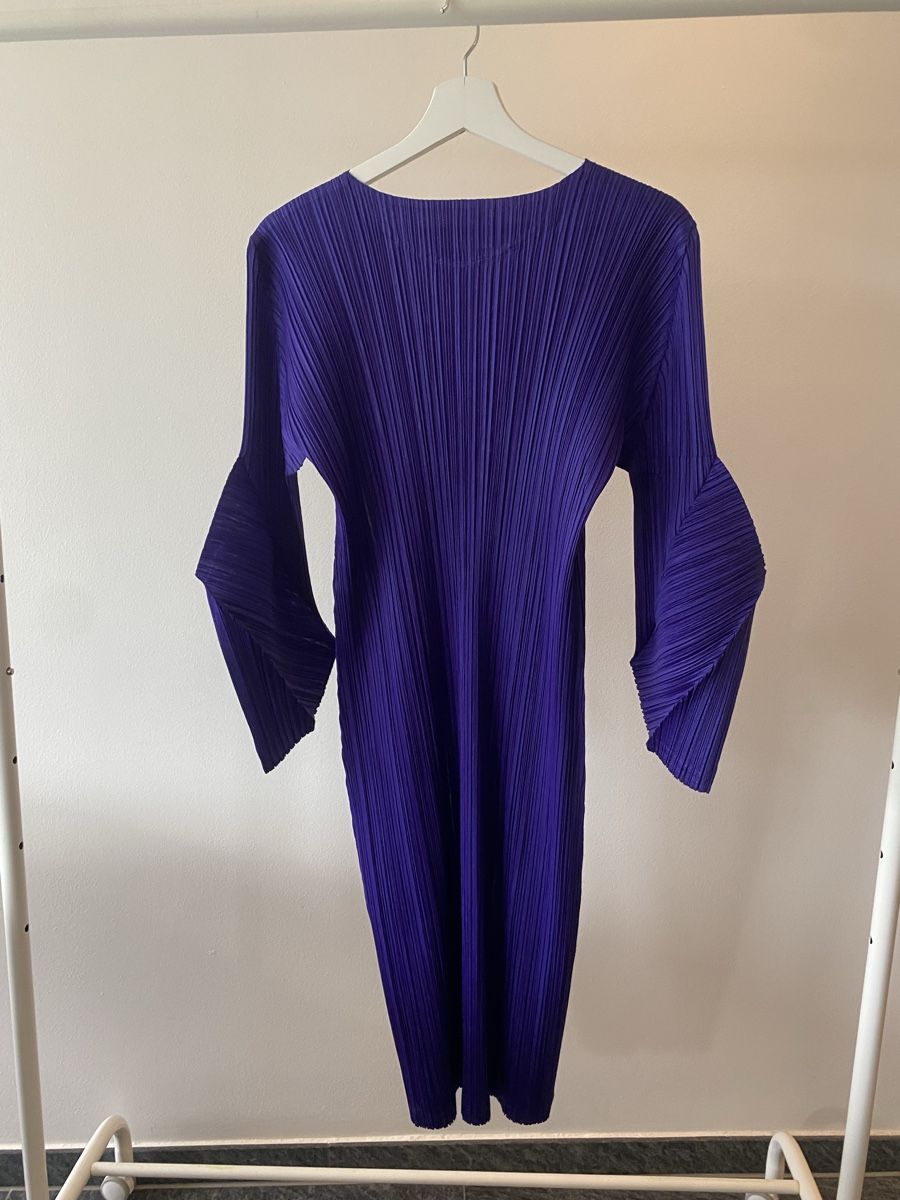 Issey Miyake Kleider: Purple Pleats Please Dress – Neu (gemäss Beschreibung) aus Luzern von rachlaw1 1