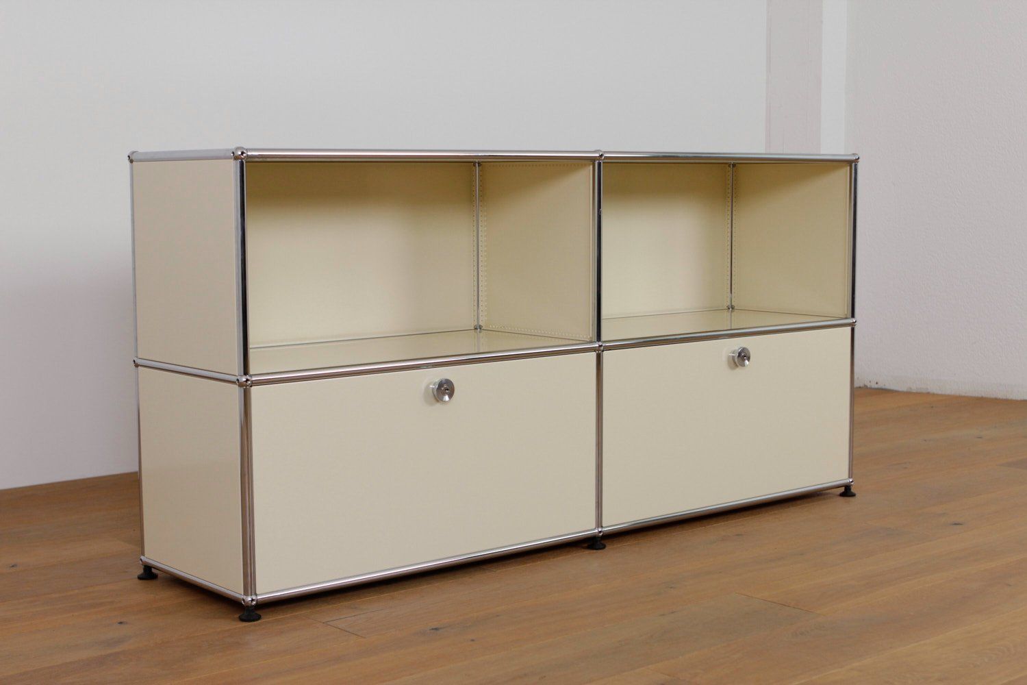 USM Cassettiere: USM Haller Sideboard // UPCYCLED // NEUE FARBEN – Nuovo (secondo la descrizione) da Affoltern am Albis venduto da StudioStandard 3