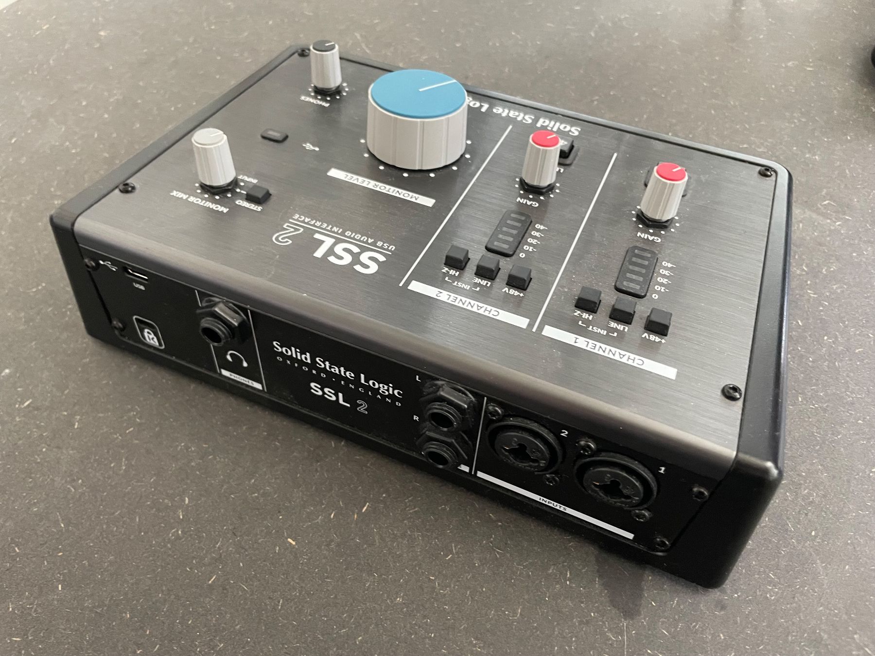 Solid State Logic Attrezzatura per studi di registrazione: USB Audio interface SSL 2 – Usato da Basel venduto da SVENF02 1