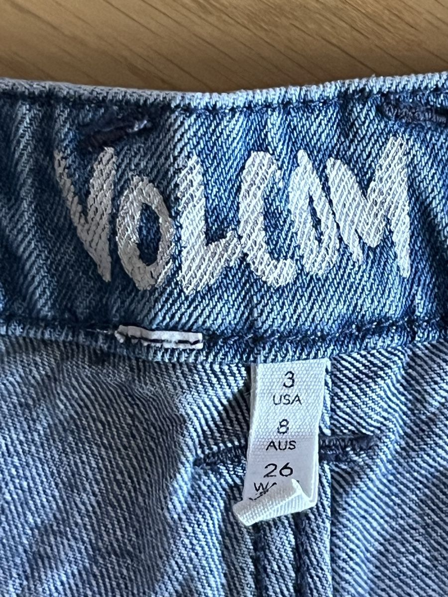 Volcom Pantaloni: Volcom Jeans Shorts, Gr. 26 – Usato da Frauenfeld venduto da heyLani 3