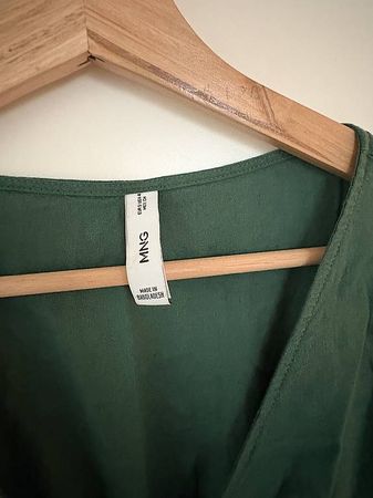 Grünes Sommerkleid von Mango