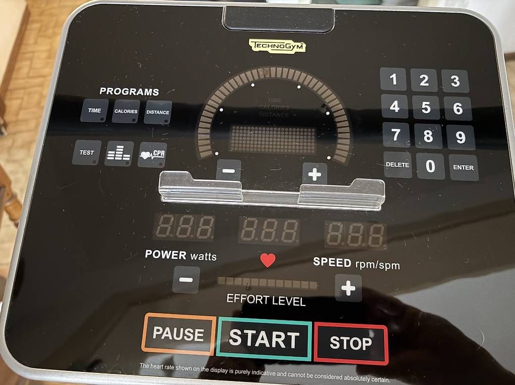 Vélos d'appartement: Vélo d'appartement Technogym – D'occasion à Onex par BLEUCALI 4