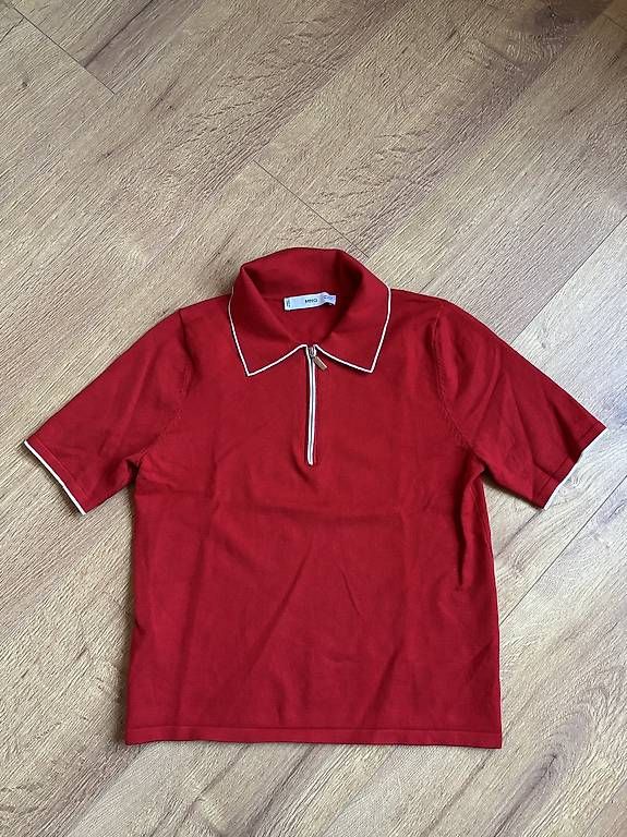 T-Shirts: Oberteil/T-Shirt von Mango – Gebraucht aus Rupperswil von az5_x87v