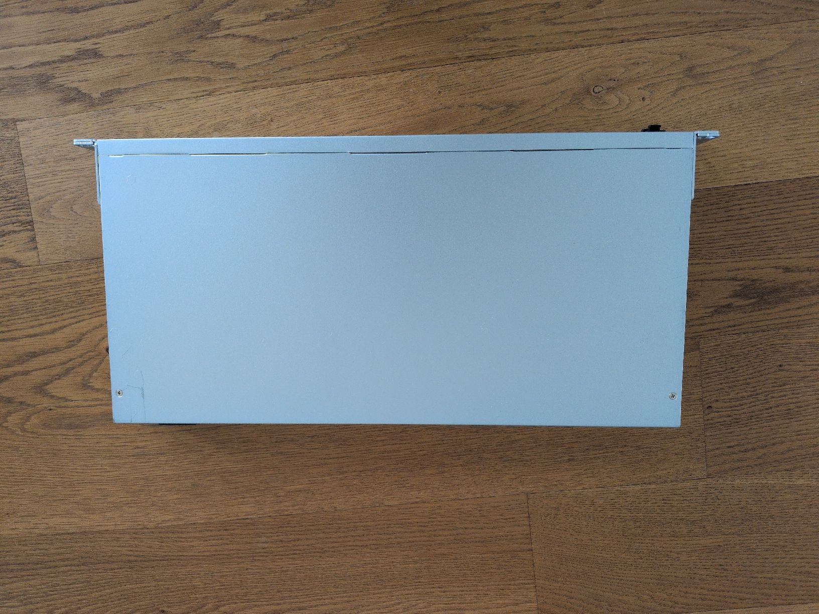 Interruttori: Ubiquiti UniFi Switch 24 Network Switch US-24 – Usato da Mörigen venduto da OffbeatWiring 4
