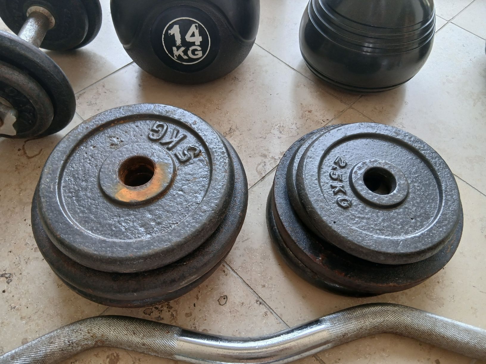Manubri & Pesi: Dumbbell set with curl bar and weights – Usato da Zürich venduto da jak_98vp 2