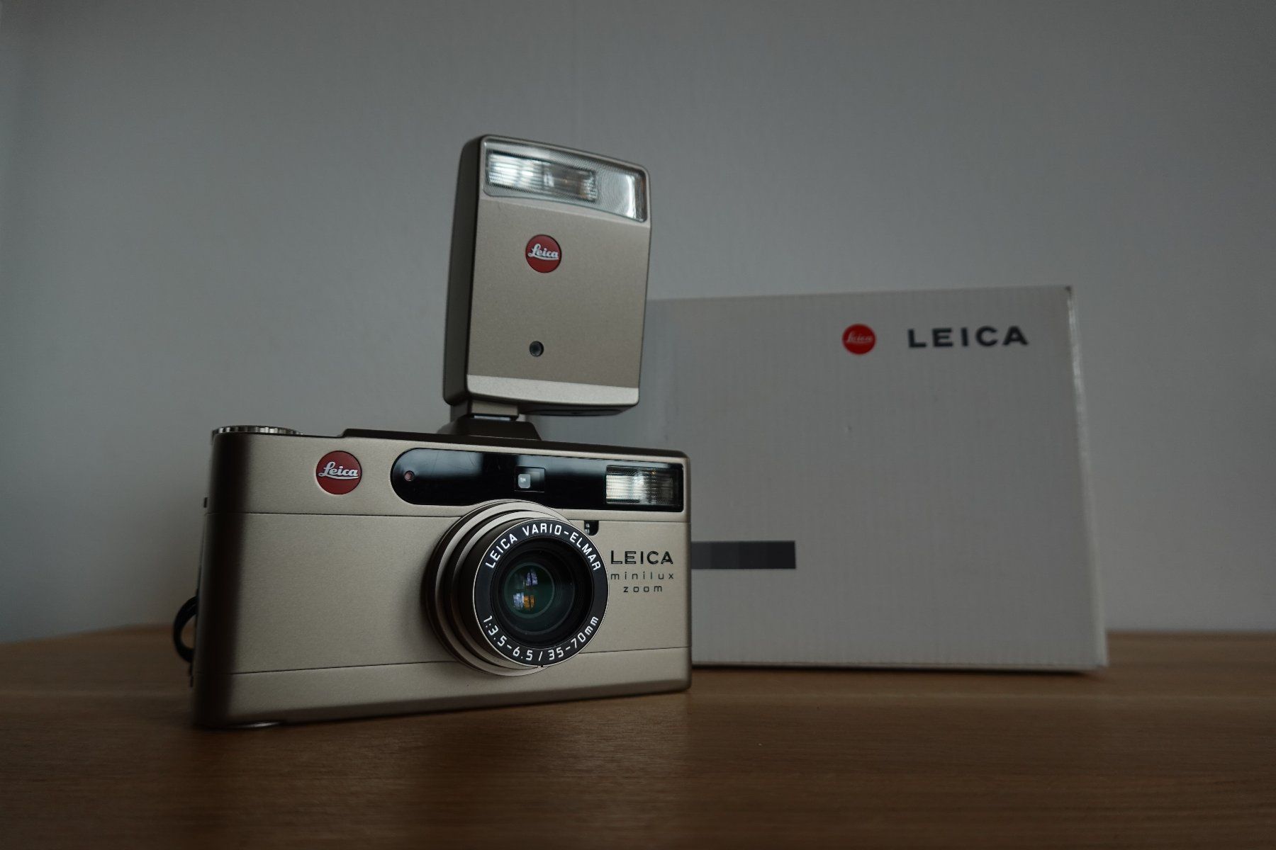 Leica Fotocamera: Leica Minilux Zoom - Titan – Nuovo e nell'imballaggio originale da Fribourg venduto da mar_9vlt 1