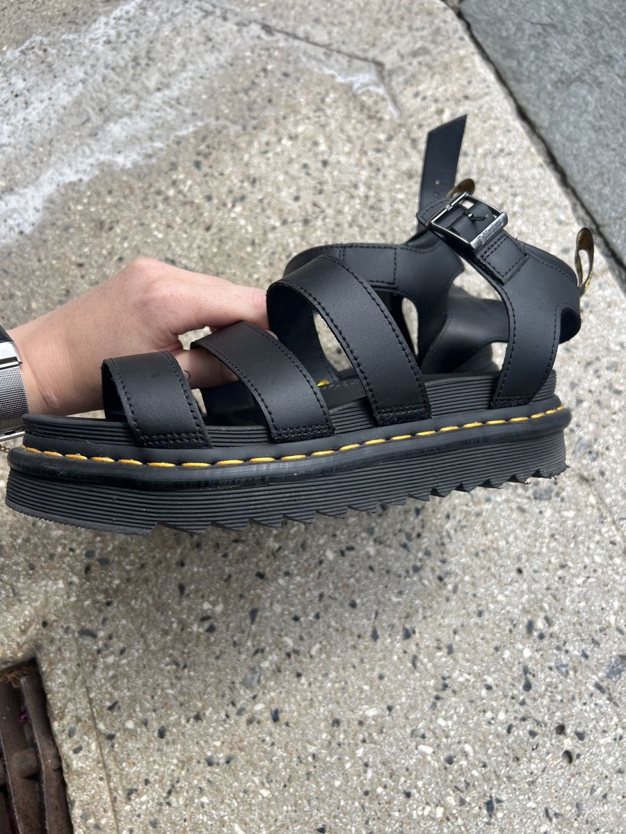 Dr. Martens Damenschuhe: Dr. Martens Blaire schwarz Grösse 39 – Gebraucht aus Näfels von nat_y6ms 1