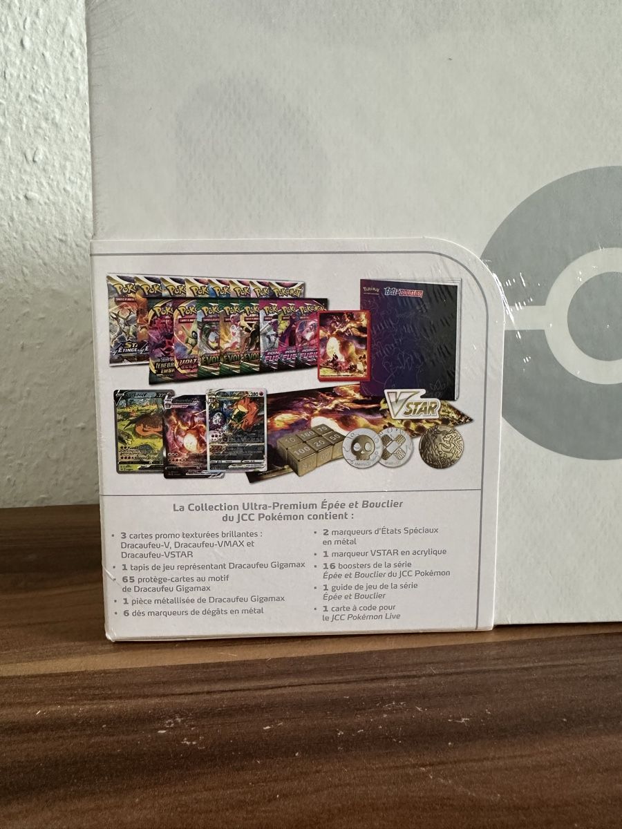 Giochi: Collection Ultra Premium Dracaufeu Epée et Bouclier! – Nuovo e nell'imballaggio originale da Thônex venduto da Andre.olvs 1