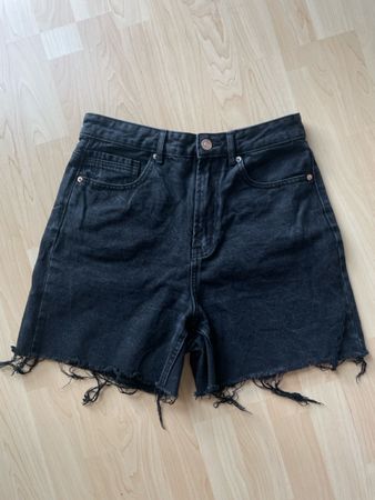 STRADIVARIUS Jeans Shorts, Grösse M/40