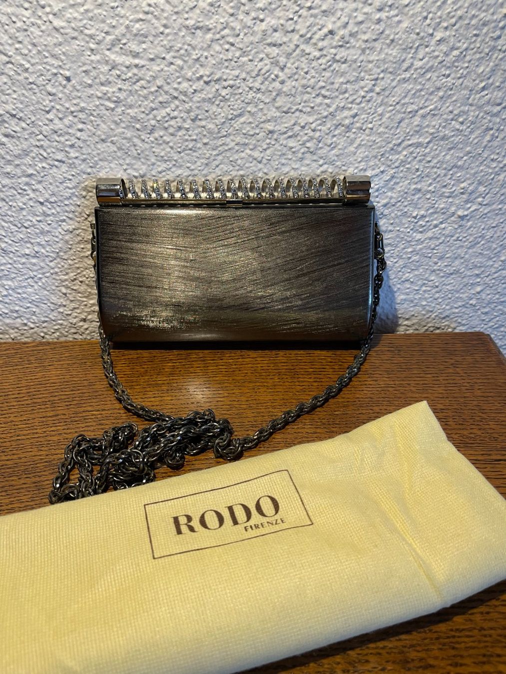 Borse da donna: RODO Vintage Metallic Schultertasche – Usato da Niederwil AG venduto da Allegra-9 1