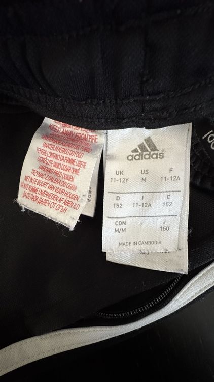 Adidas Pantaloni: Schwarze Trainerhose von Adidas Gr. 11-12Y – Usato da Zürich venduto da deb_3456 3