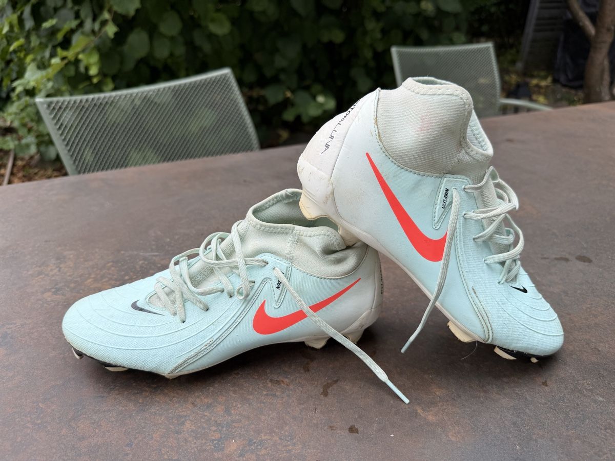 Nike Herrenschuhe: Fussballschuhe Nike Phantom Luna,  Grösse 39 – Gebraucht aus Richterswil von Noelle80 1