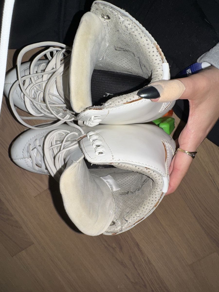 Graf Pattini da ghiaccio: Graf Richmond Eiskunstlauf Schuhe 6 1/2 – Usato da Boniswil venduto da LeonieP. 4