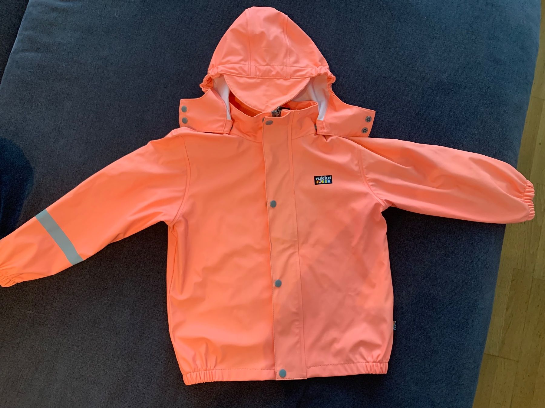Rukka Giacche & Cappotti: Regenjacke Rukka, Gr. 110, Mädchen – Usato da Bülach venduto da engeli92