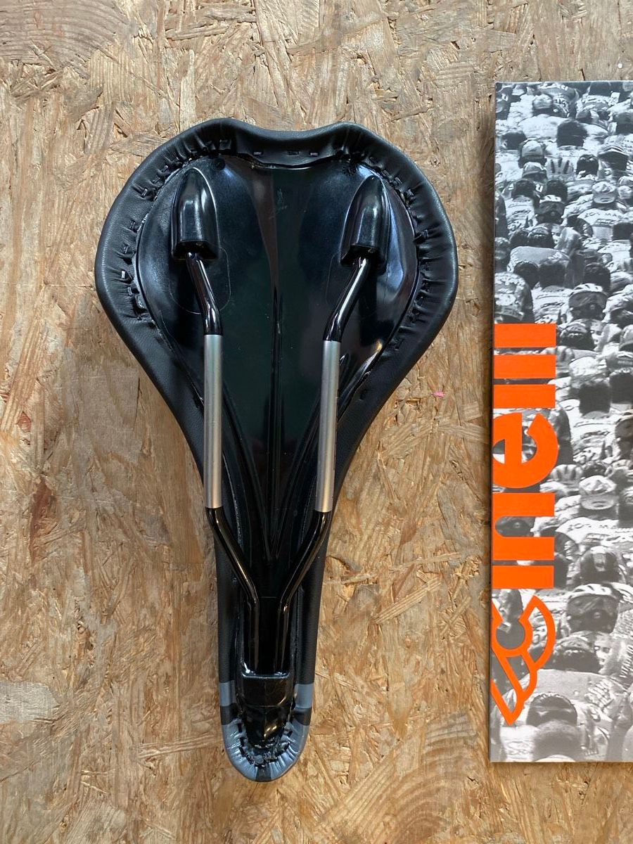 Cinelli Pezzi di ricambio: Cinelli Scatto Black Knight Sattel – Nuovo e nell'imballaggio originale da Bern venduto da TacTac_Cycling 1