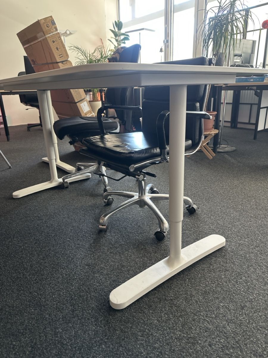 Schreibtische: 3x Tisch Büro weiss – Gebraucht aus Zürich von nde_vjv5 2