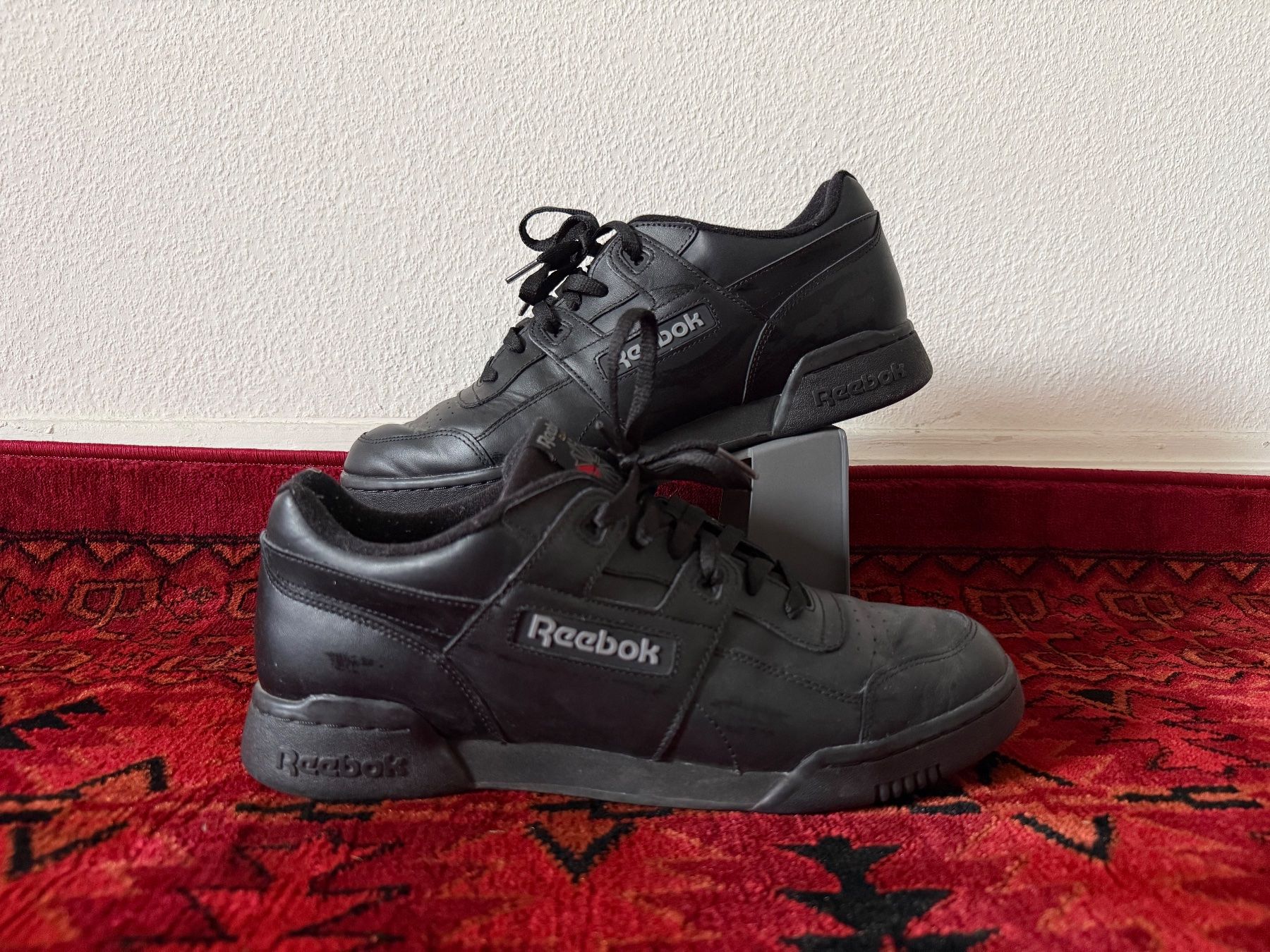 Reebok Herrenschuhe: Reebok workout plus-black – Gebraucht aus Lausanne von Ruche_