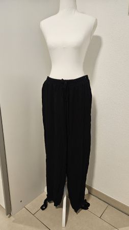 Hose schwarz mit Schlitz Gr. L