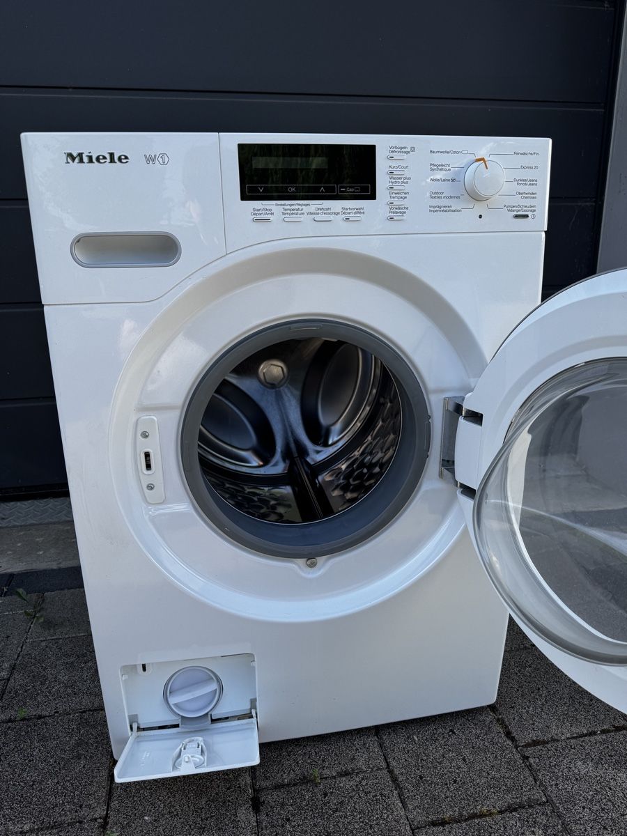 Miele Lavatrici: Miele Waschmaschine W1 – Usato da Arlesheim venduto da VD.HG 1