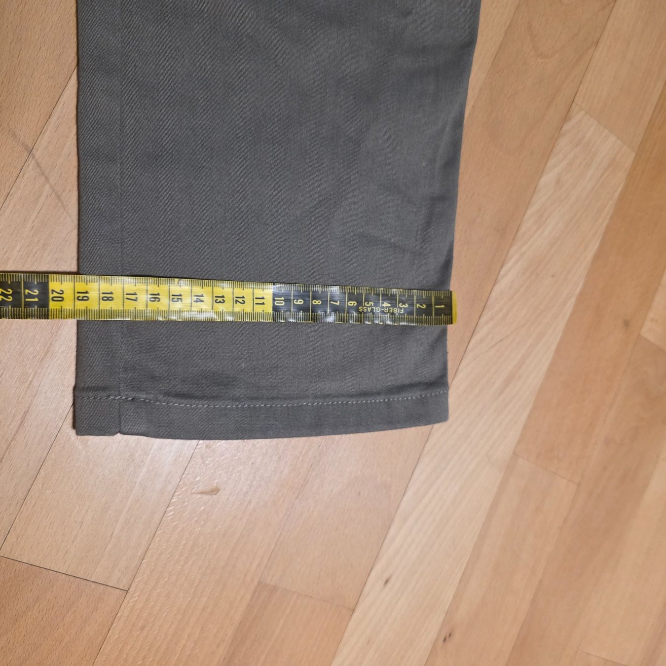 Pantaloni: Olivgrüne Hose Gr. 44 neuwertig – Usato da Wald ZH venduto da CapLux 8