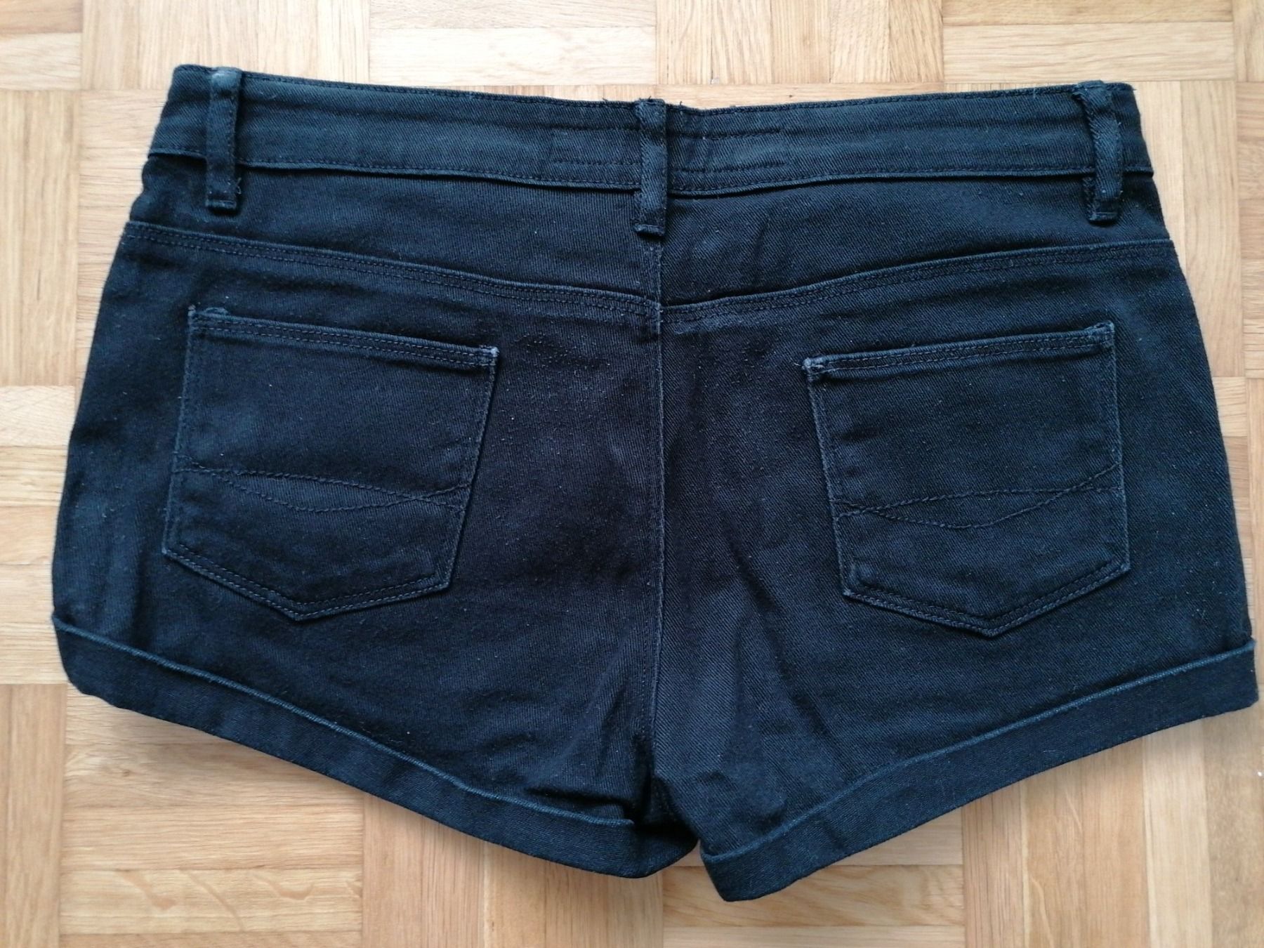 Jeans: Hotpants schwarz – Gebraucht aus Dübendorf von an_nk8z 1