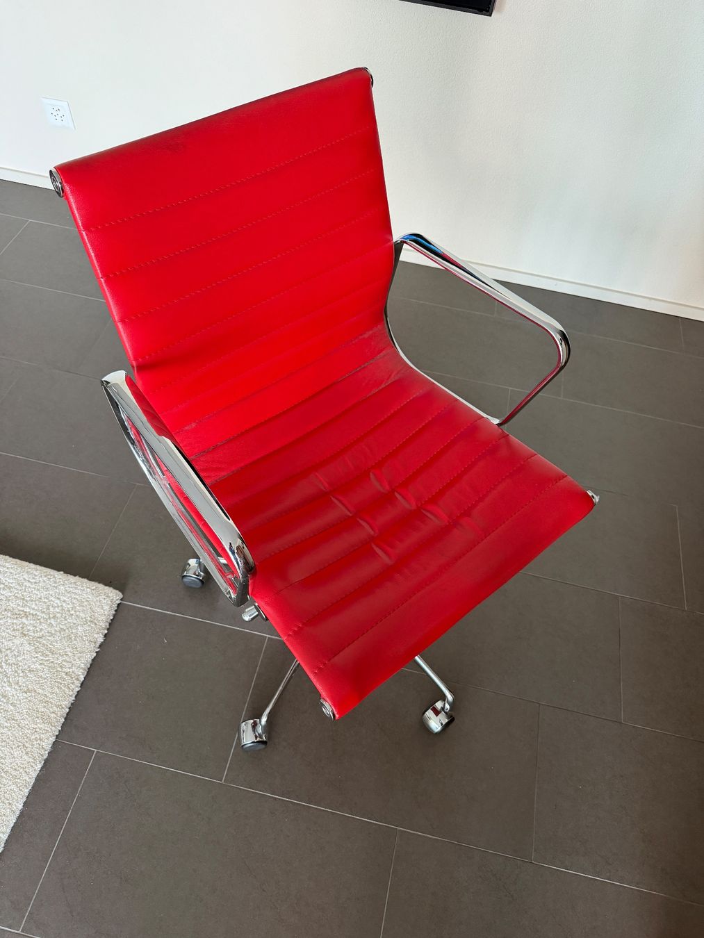 Eames Sedie: Charles Eames Bürostuhl Rot, Replica – Usato da Zug venduto da guuruu11 2