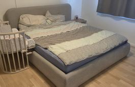 Polsterbett 180x200 grau mit Bettkasten und Matratze