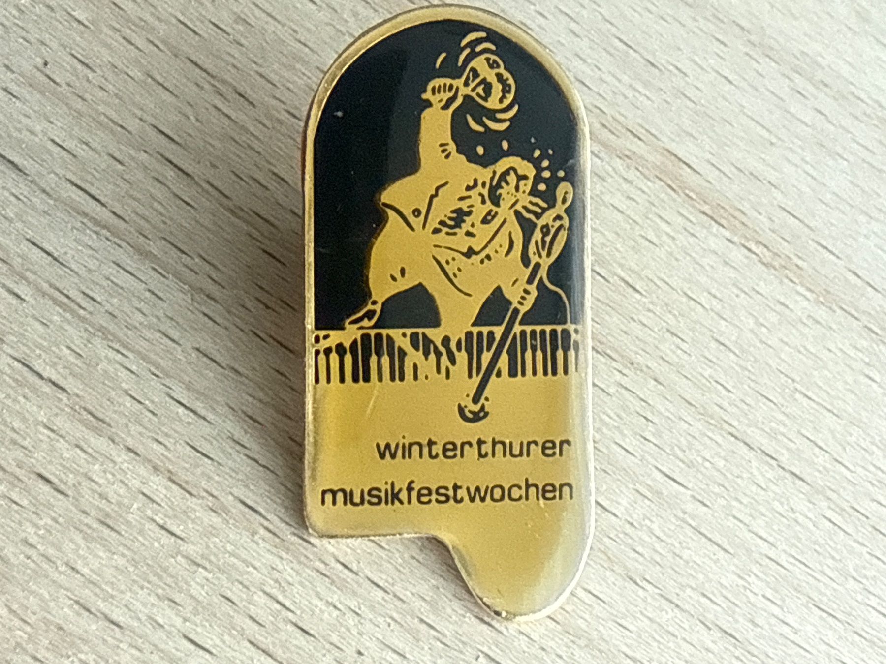 Placchette & Badge: Pin Winterthurer Musikfestwochen – Usato da Glattbrugg venduto da Schweigmatt
