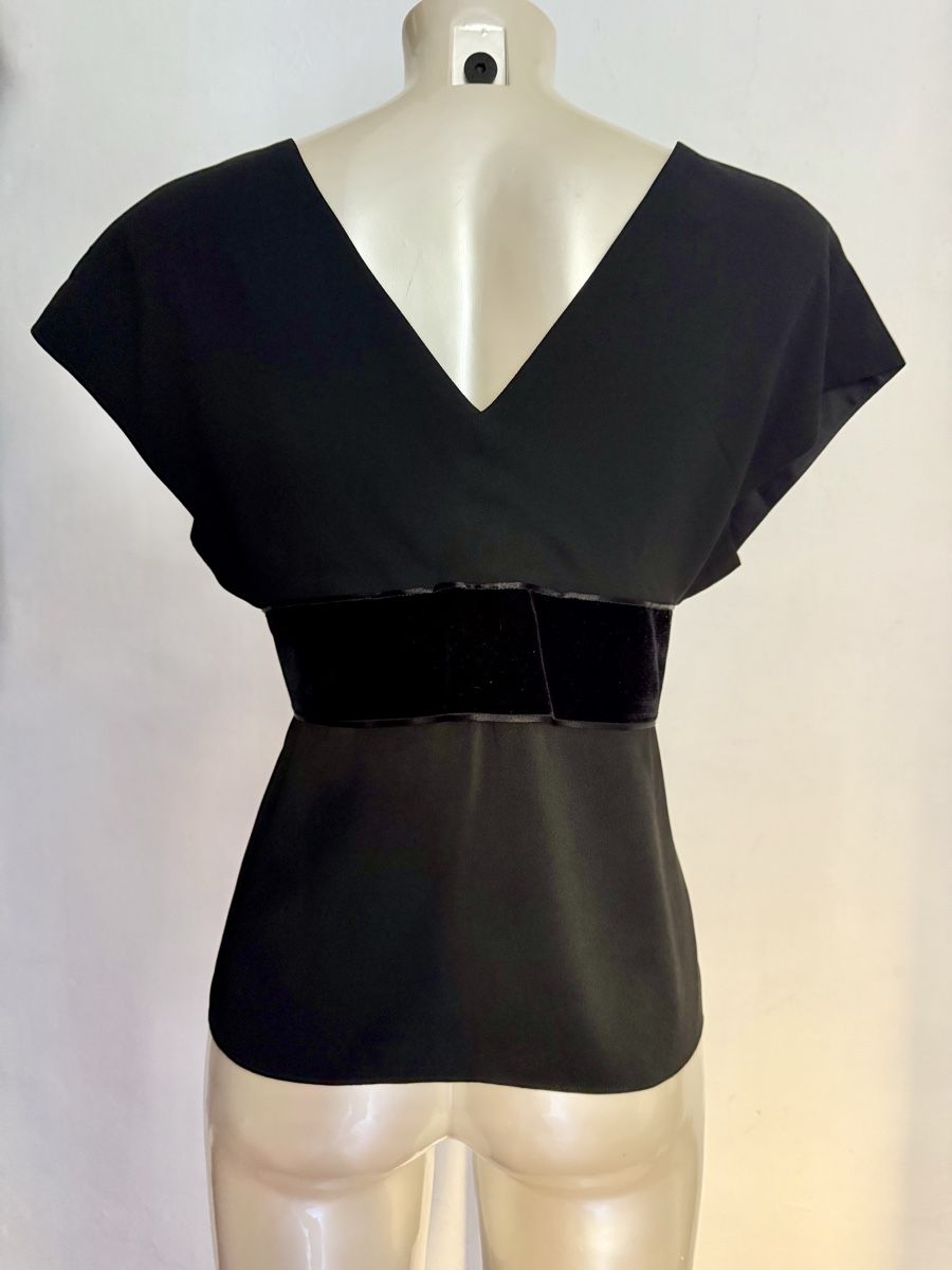 Saint Laurent Top: Yves Saint Laurent top – Usato da Barna venduto da orbuyorcry 1