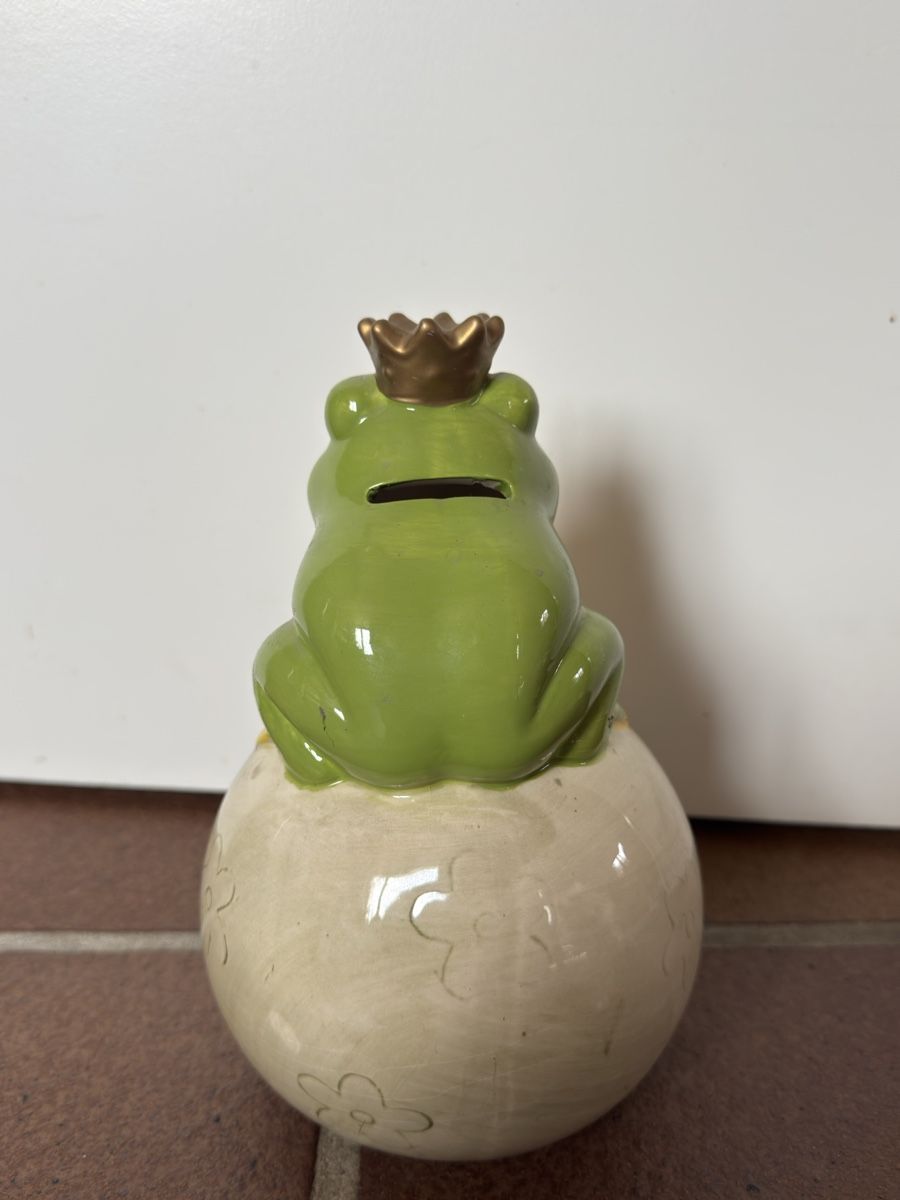 Spardosen: Kässeli Froschkönig – Gebraucht aus Hombrechtikon von Froeschli9 2
