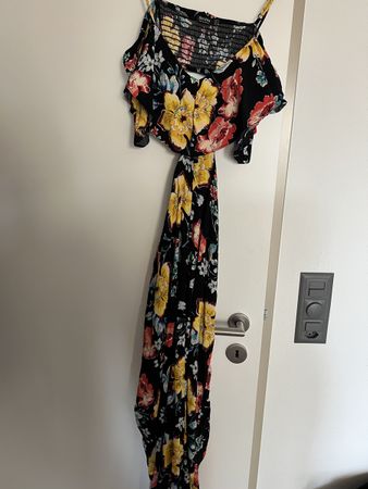 Bershka Hosenanzug mit Blumenmuster, Gr. S - Sommer Look!