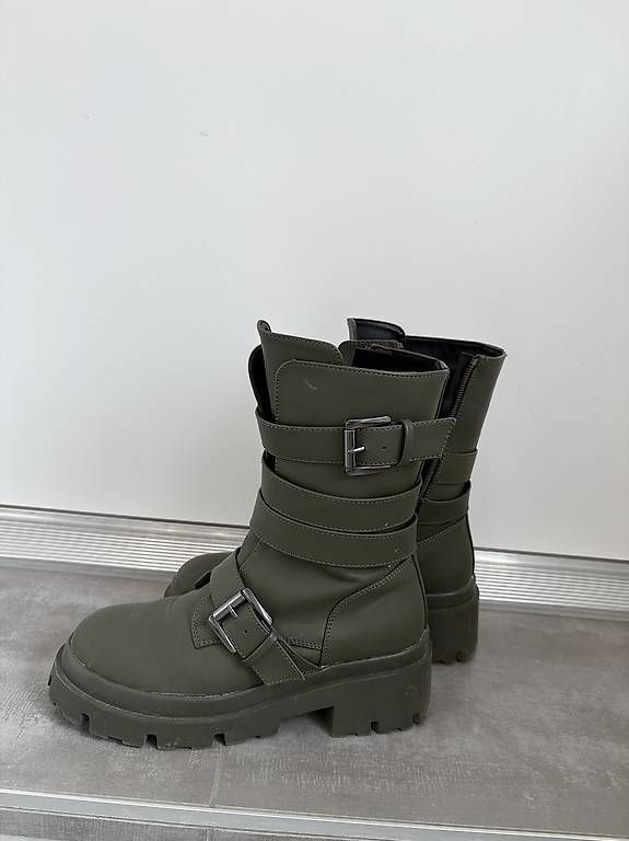 Scarpe da donna: Bottines d'hiver kahki  – Usato da Conthey venduto da carina.pereira 1