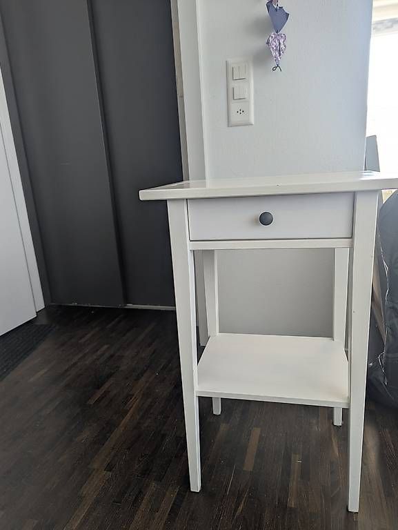 Comodini: Nachttisch / Beistelltisch HEMNES Ikea – Usato da Niederwangen BE venduto da jan_p2tb 2