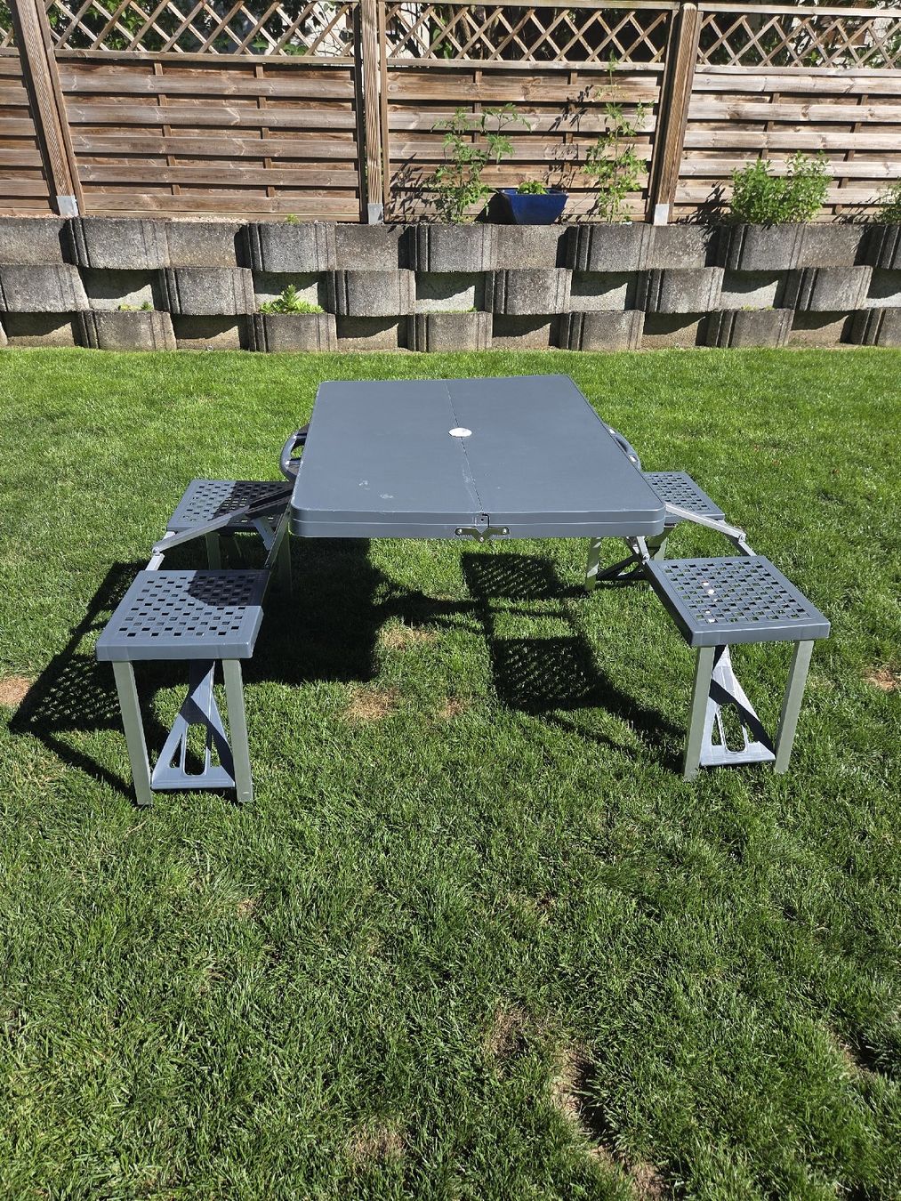Tischset: Kompakte Camping Picknick Tischgarnitur 4 Plätzer  – Gebraucht aus Diepflingen von jes_6jp7 1