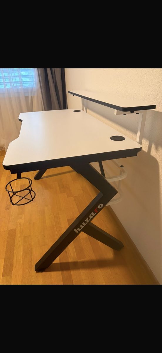 Bureaux: Gamingtisch – D'occasion à Rorschacherberg par Nikez00 2
