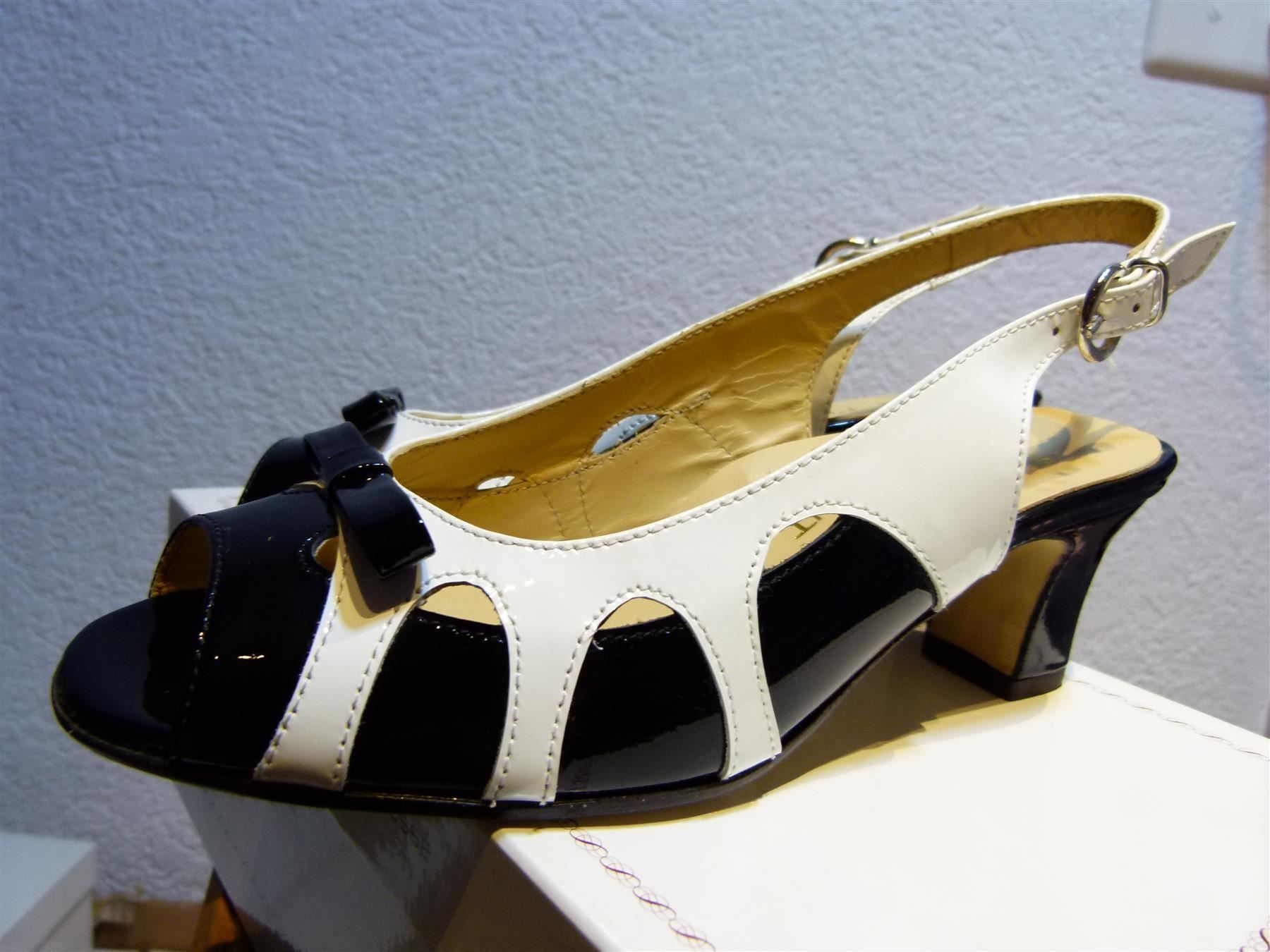 Scarpe da donna: Attica Lederschuhe  Gr.35 Lp,298Fr. – Nuovo (secondo la descrizione) da Uerkheim venduto da Justi.y 3