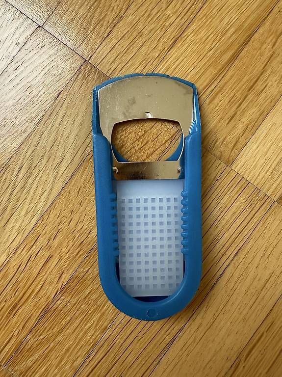 Elettrodomestici da cucina: Flaschenöffner blau – Usato da Pfäffikon ZH venduto da pez_878m 1