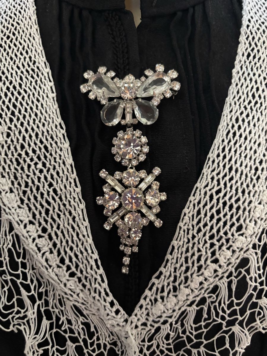 Gablonzer Broschen & Nadeln: Vintage Brosche mit Strasssteinen, – Neu (gemäss Beschreibung) aus Balsthal von AGUARDA