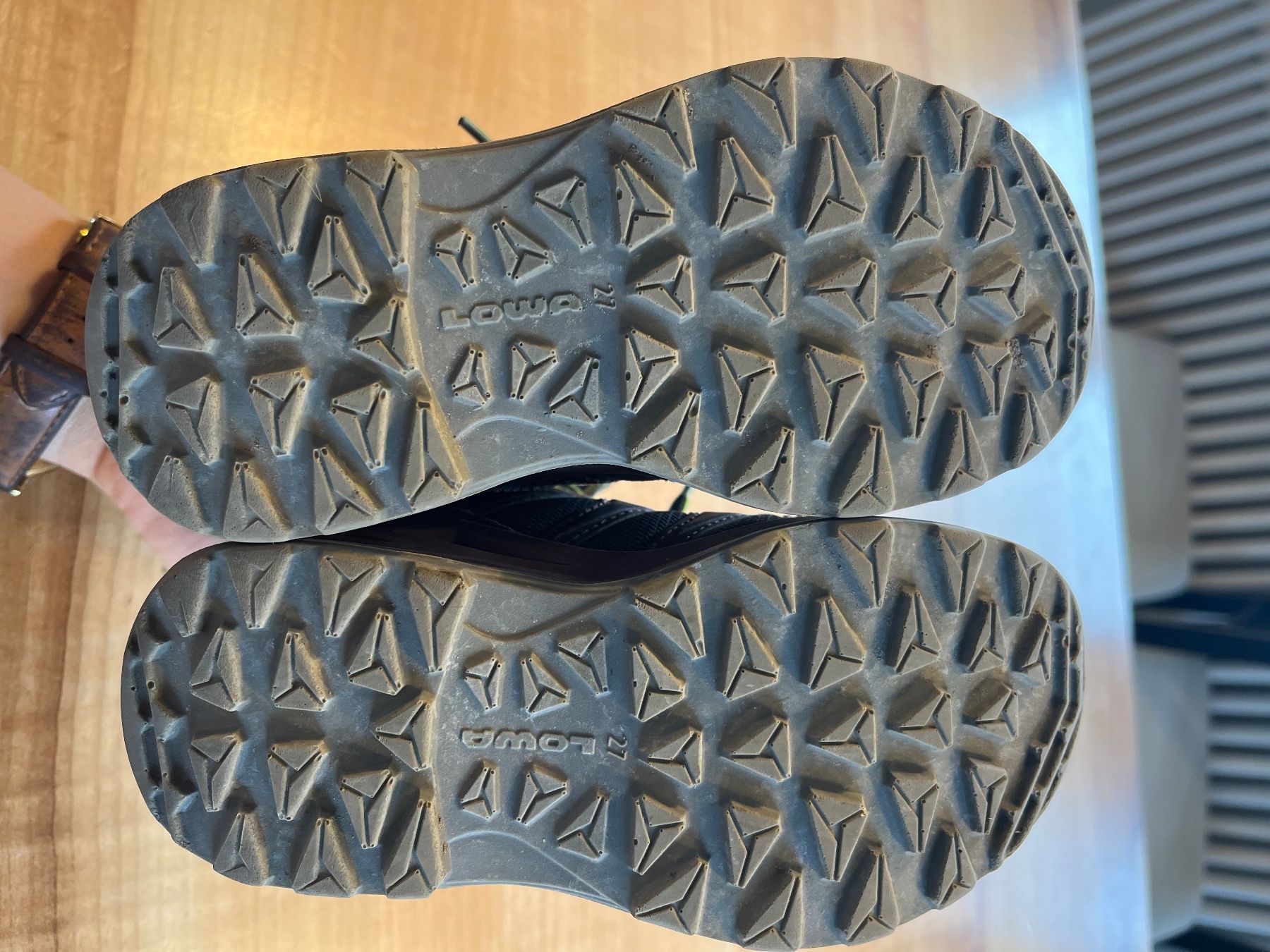Lowa Scarpe da uomo: LOWA Wanderschuhe Grösse 27 – Usato da Winterthur venduto da Blue028 1
