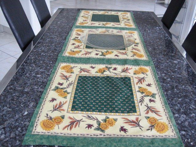 Plateaux: CHEMIN DE TABLE PROVENCALE AVEC PLAT EN VERRE – Neuf (Voir description) à Murten par Selliot 1
